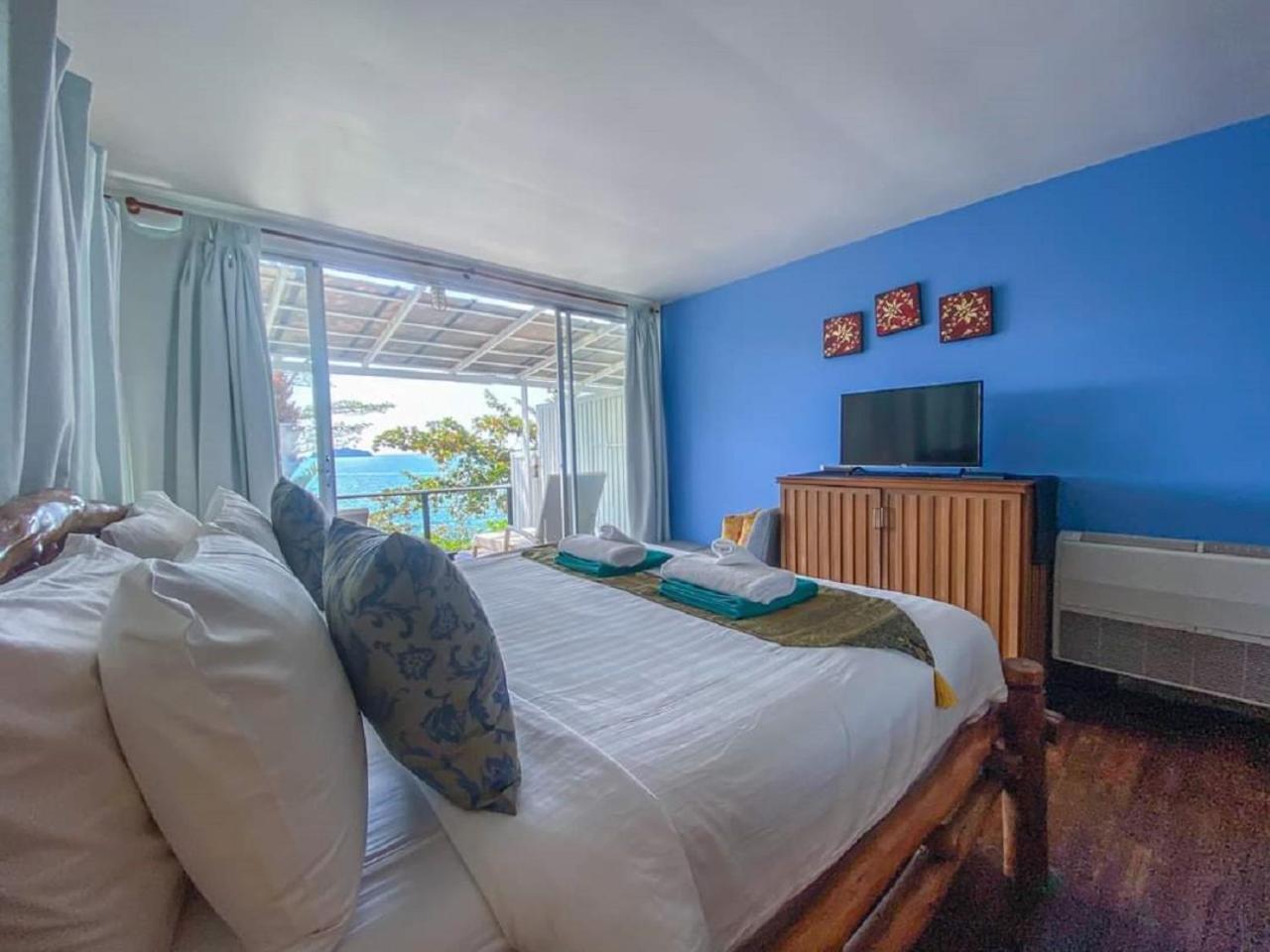 Koh Chang Cliff Beach Resort Room photo